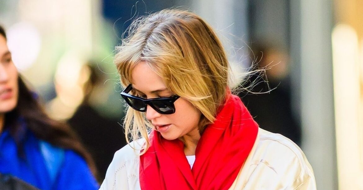 Jennifer Lawrence Wore a Winter 2025 Accessory Trend in NYC