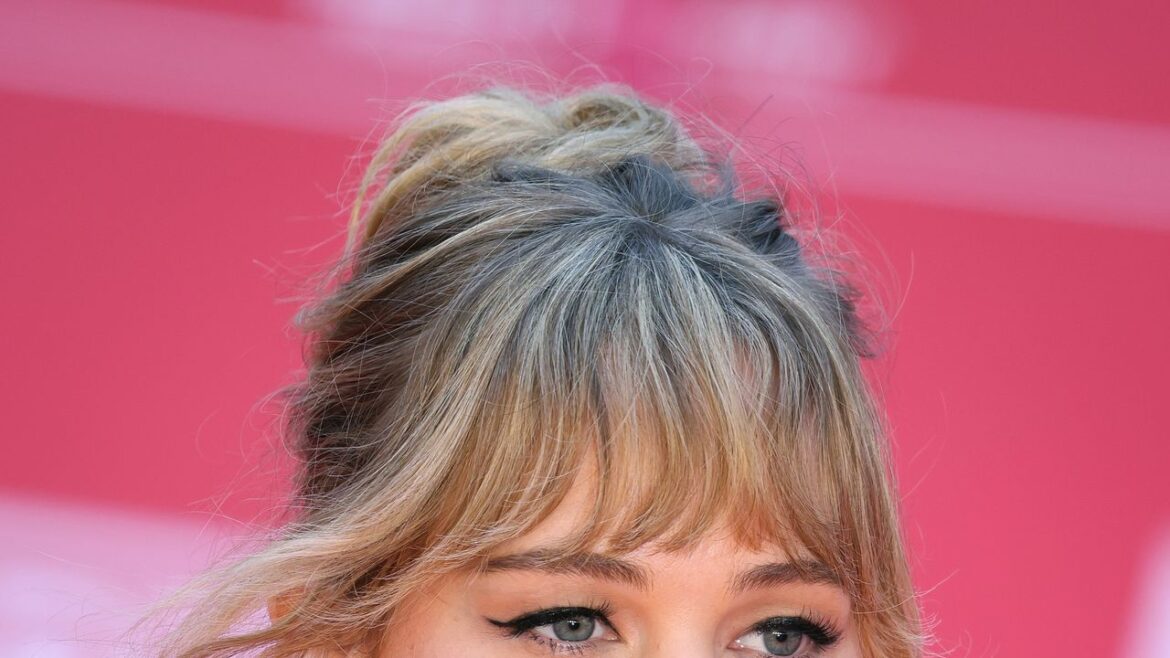 Jennifer Lawrence’s Red-Carpet Sweater Would Look Just as Good With Jeans