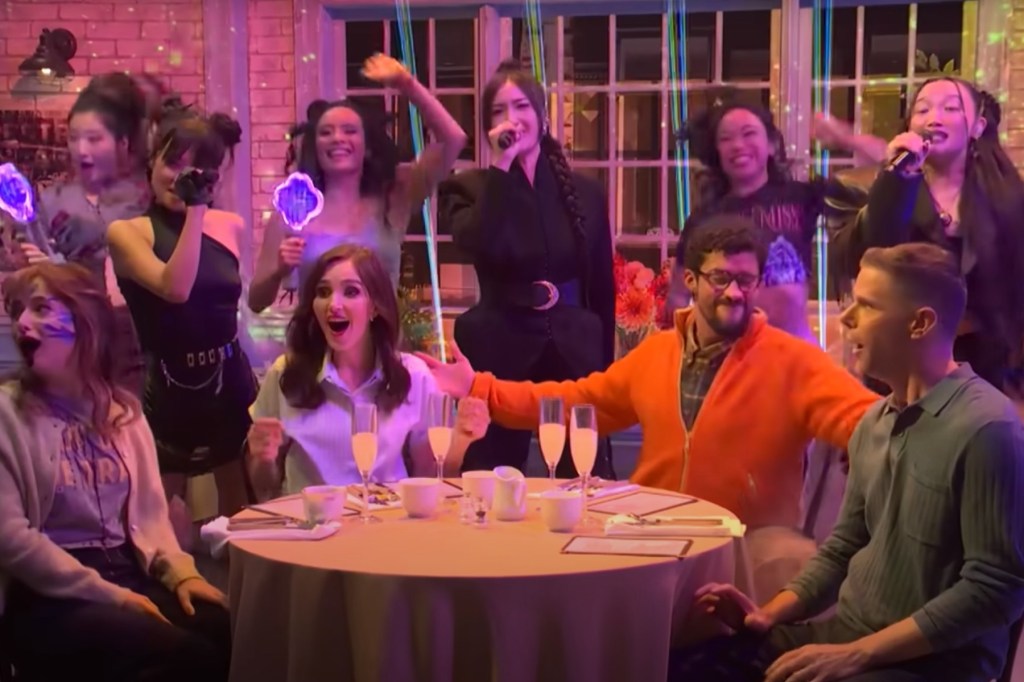 'KPop Demon Hunters' Singers HUNTR/X Perform 'Golden'