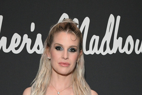 Kelly Osbourne accepts lifetime achievement award on behalf of late father Ozzy Osbourne