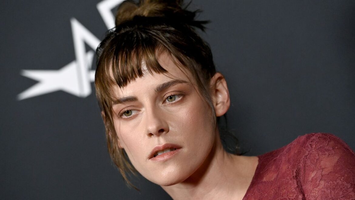 Kristen Stewart Proves 'Tired Girl' Makeup Is Anything But Boring