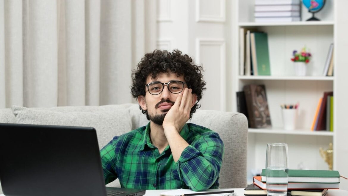 Medanta neurologist warns young adults in 20s are at big risk of severe burnout; reveals 6 early signs to watch out for