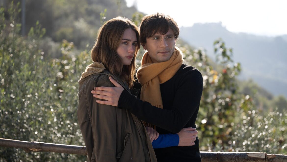 Meet Actors in the Series – Hollywood Life