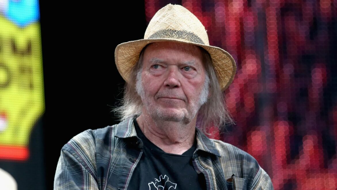 Neil Young Pulling Music from Amazon, Calls for Boycott: "Support Your Community"