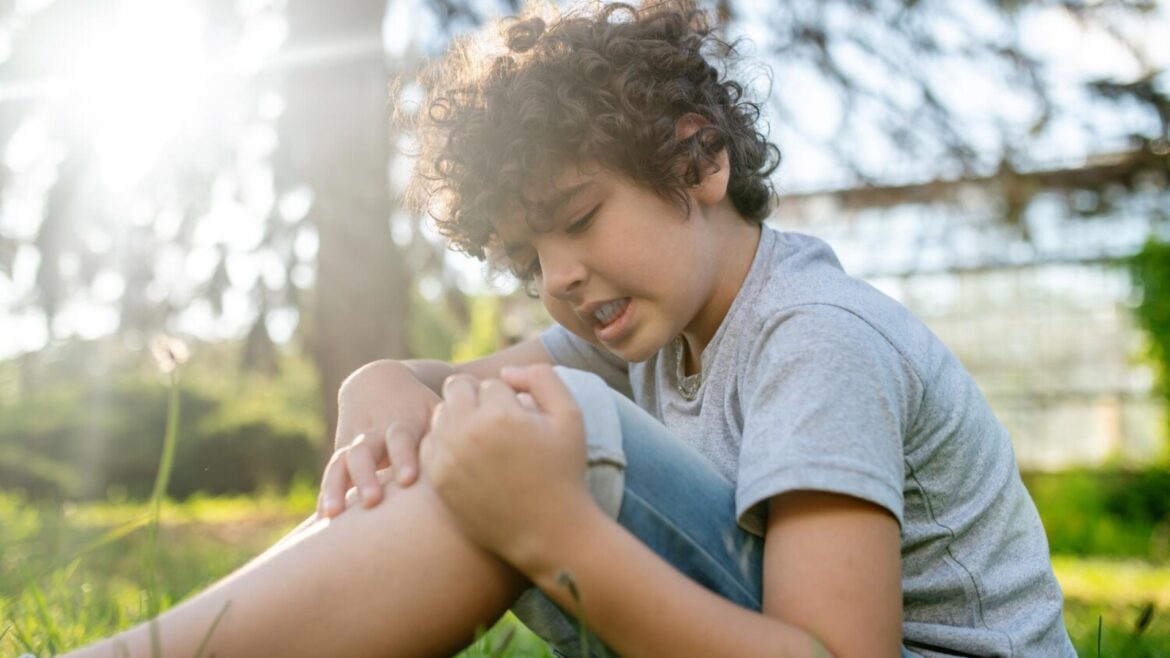 Paediatrician shares 7 signs of joint problems in kids every parent should know: ‘Pain that increases at night…’