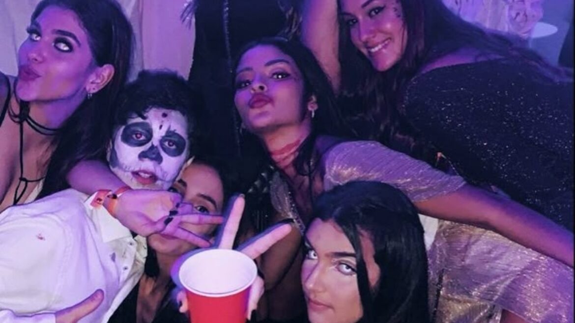 Pumpkins, pups and spooks: It's time for a Halloween bash