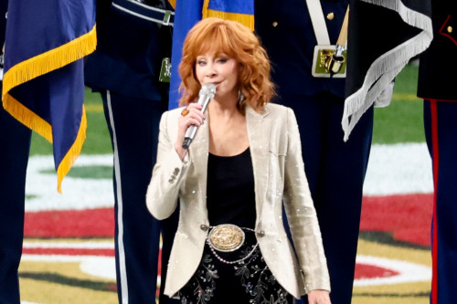 Reba McEntire grateful for toilet seat cover