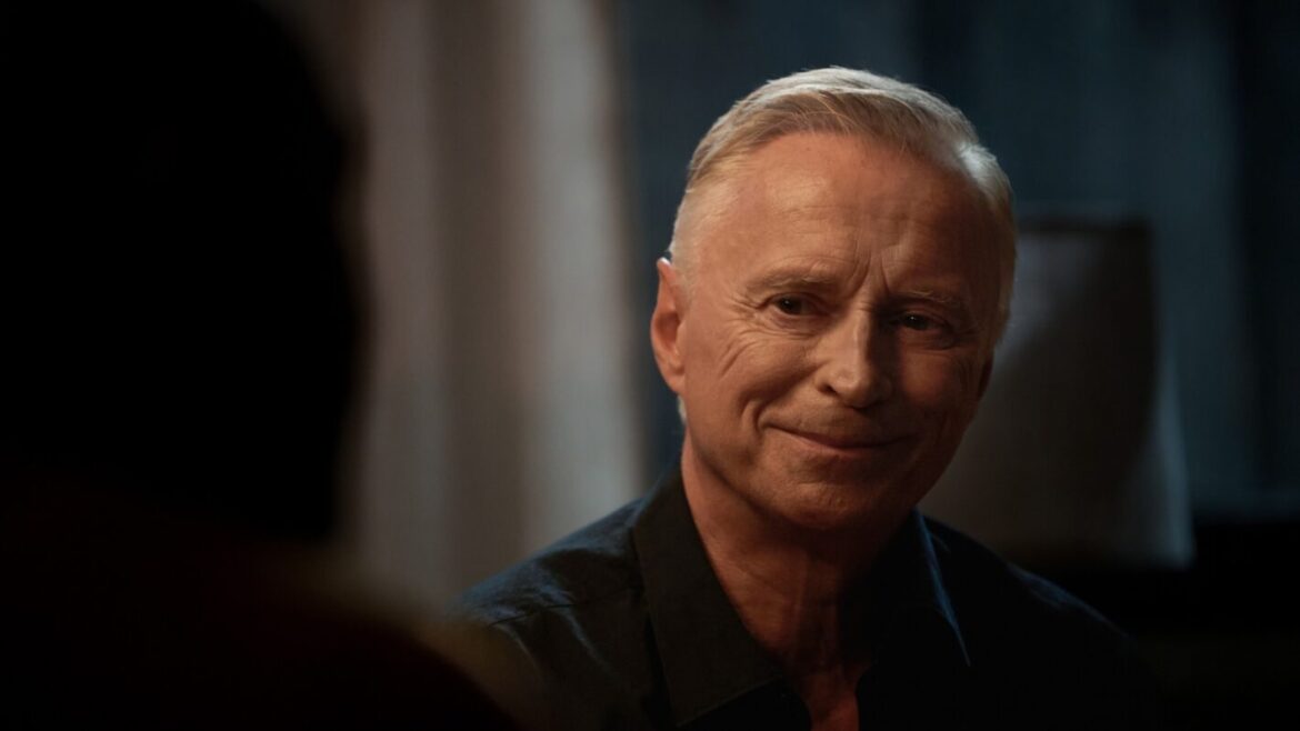 Robert Carlyle as Sherlock Holmes — 