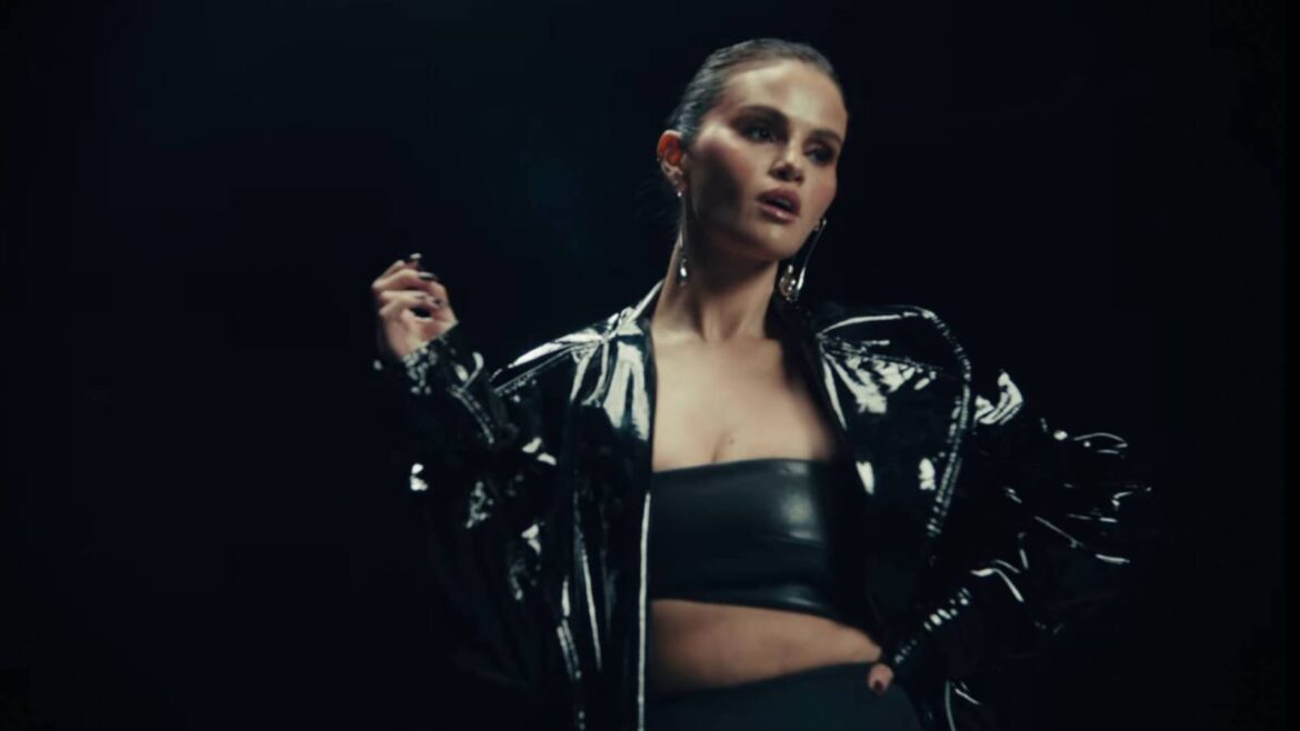 Selena Gomez Reveals Video for New Single 'In the Dark'