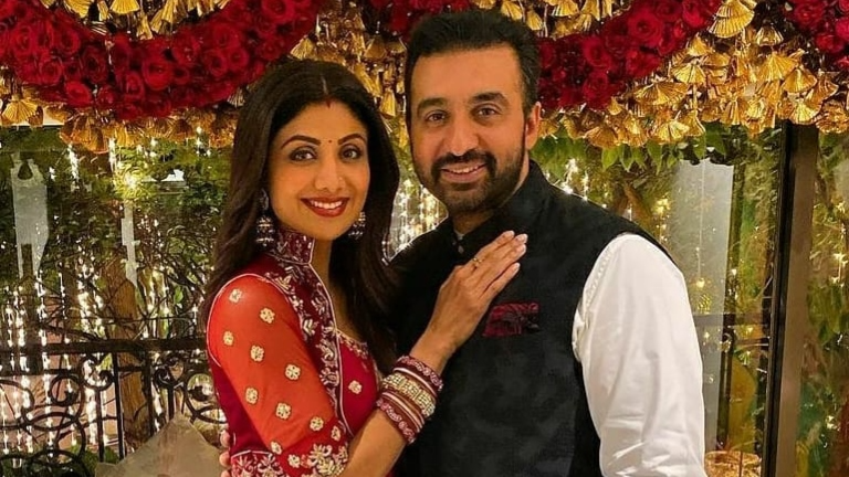 shilpa shetty begins karva chauth with mehendi