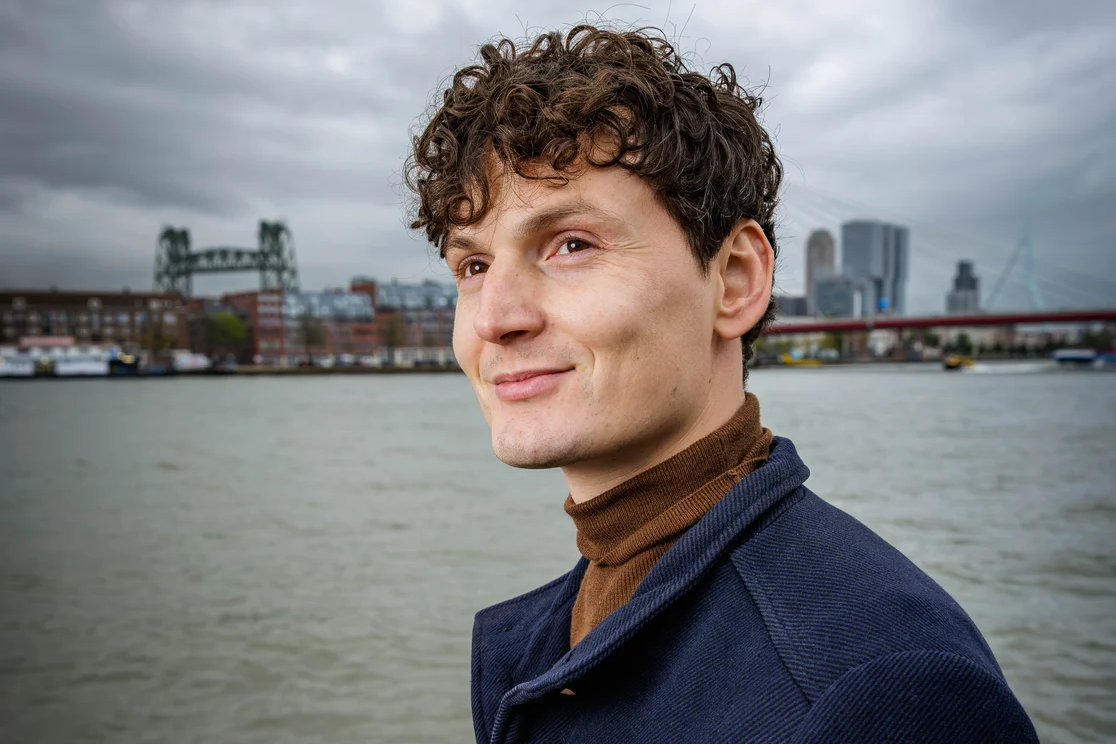 600px (w) x 500px (h)