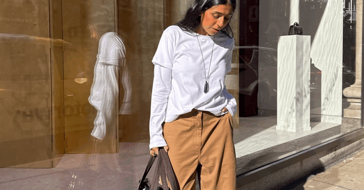 The 90's Layered T-Shirt Trend to Pair With Jeans in Winter