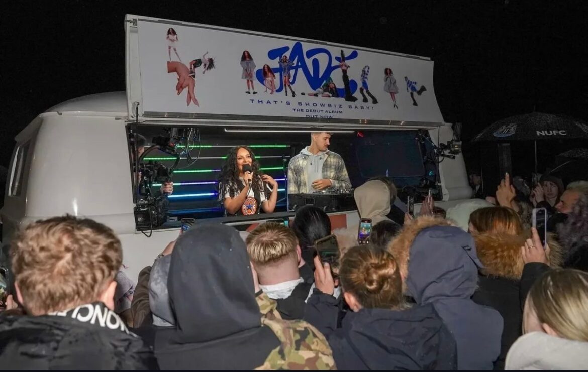 600px (w) x 500px (h)