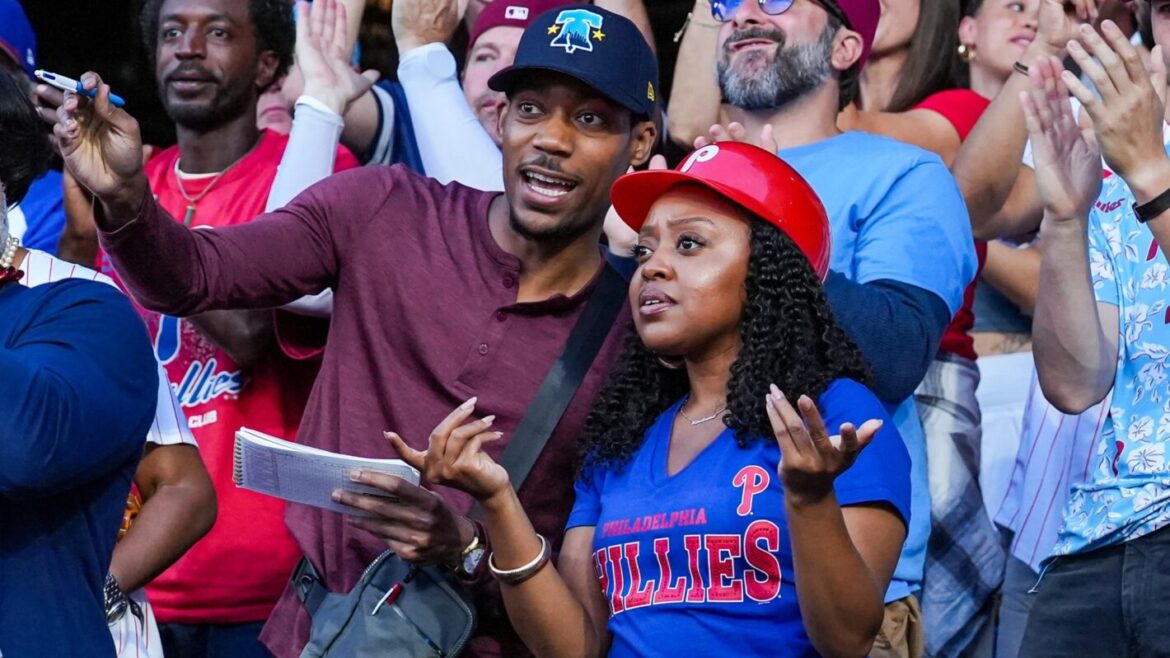 Tyler James Williams and Quinta Brunson in 