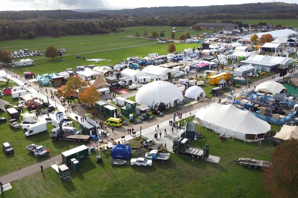 600px (w) x 500px (h)