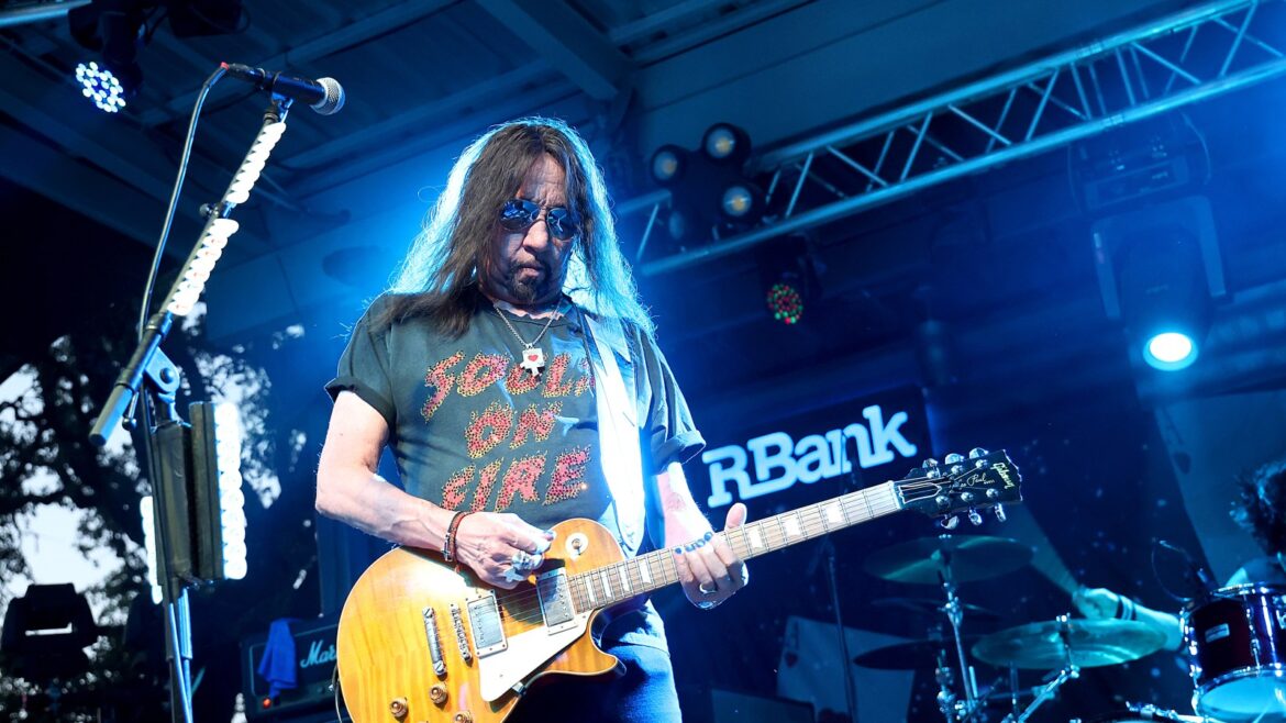 Watch Ace Frehley Play 'Deuce' and 'New York Groove' During Final Show