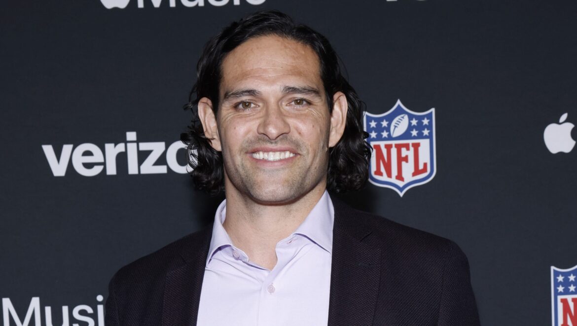 What Happened to Mark Sanchez? What We Know About His Stabbing & Arrest – Hollywood Life