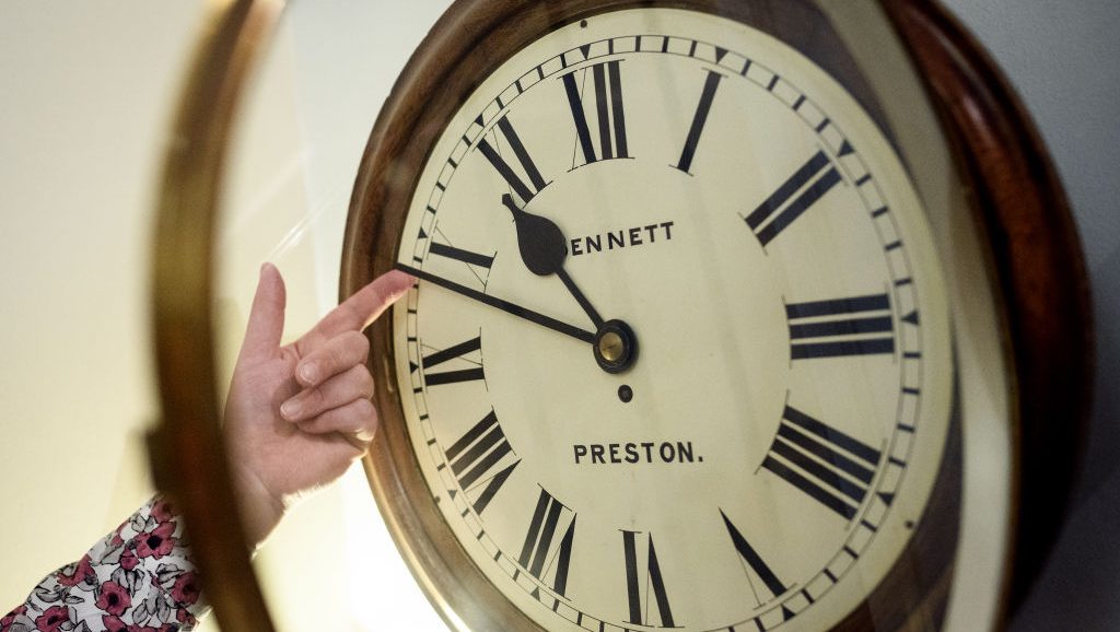 When Is Fall Back 2025? Date When Daylight Savings Ends