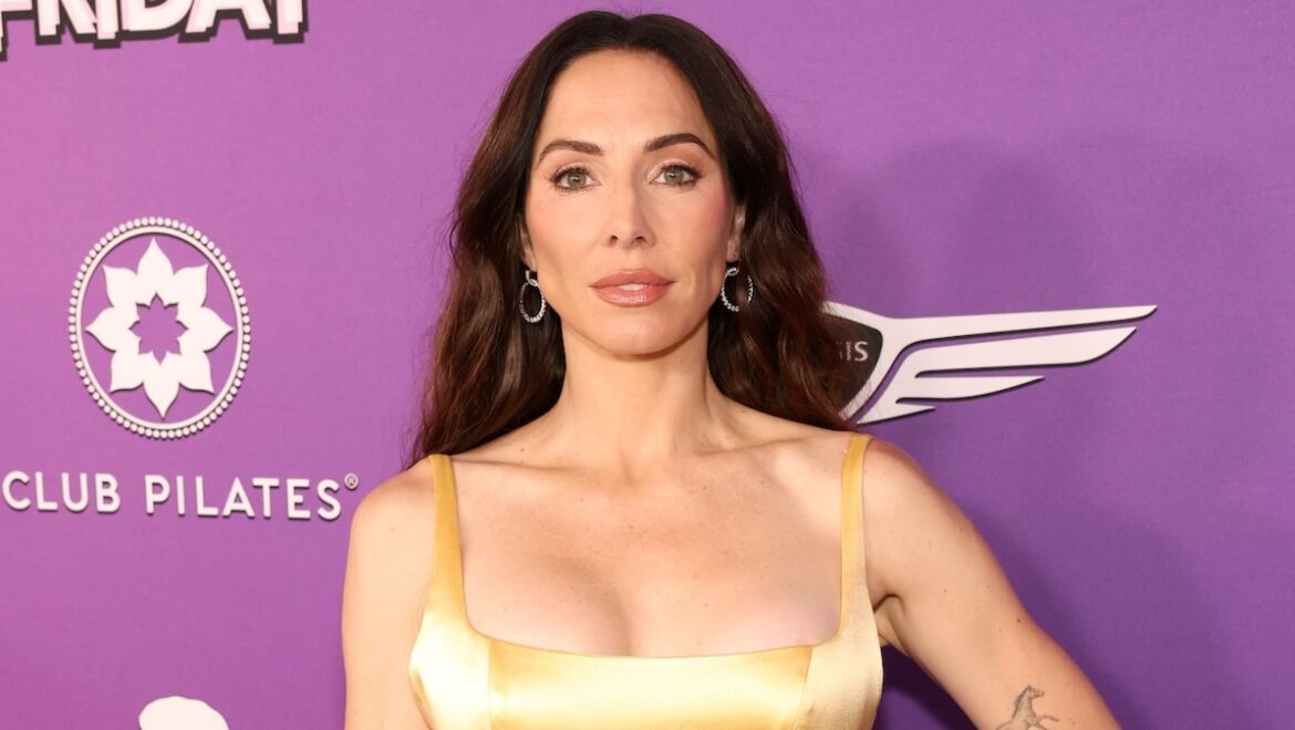 Whitney Cummings Shrugs Off Saudi Comedy Fest Criticism as "Just Racism"